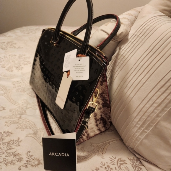 ARCADIA Handbag (Black) - Picture 2 of 9
